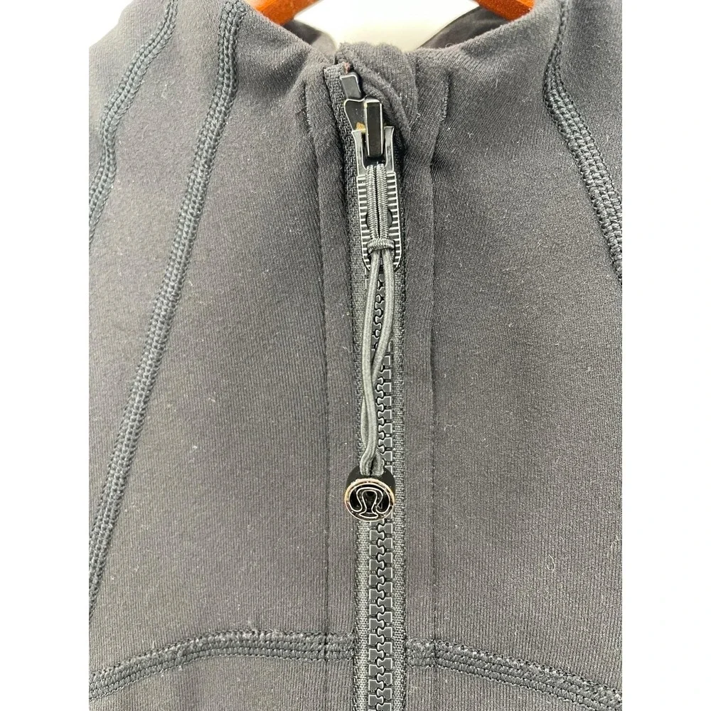 Lululemon Define Jacket Womens 6 Black Full Zip Thumbholes Vent Back Yoga Run‎